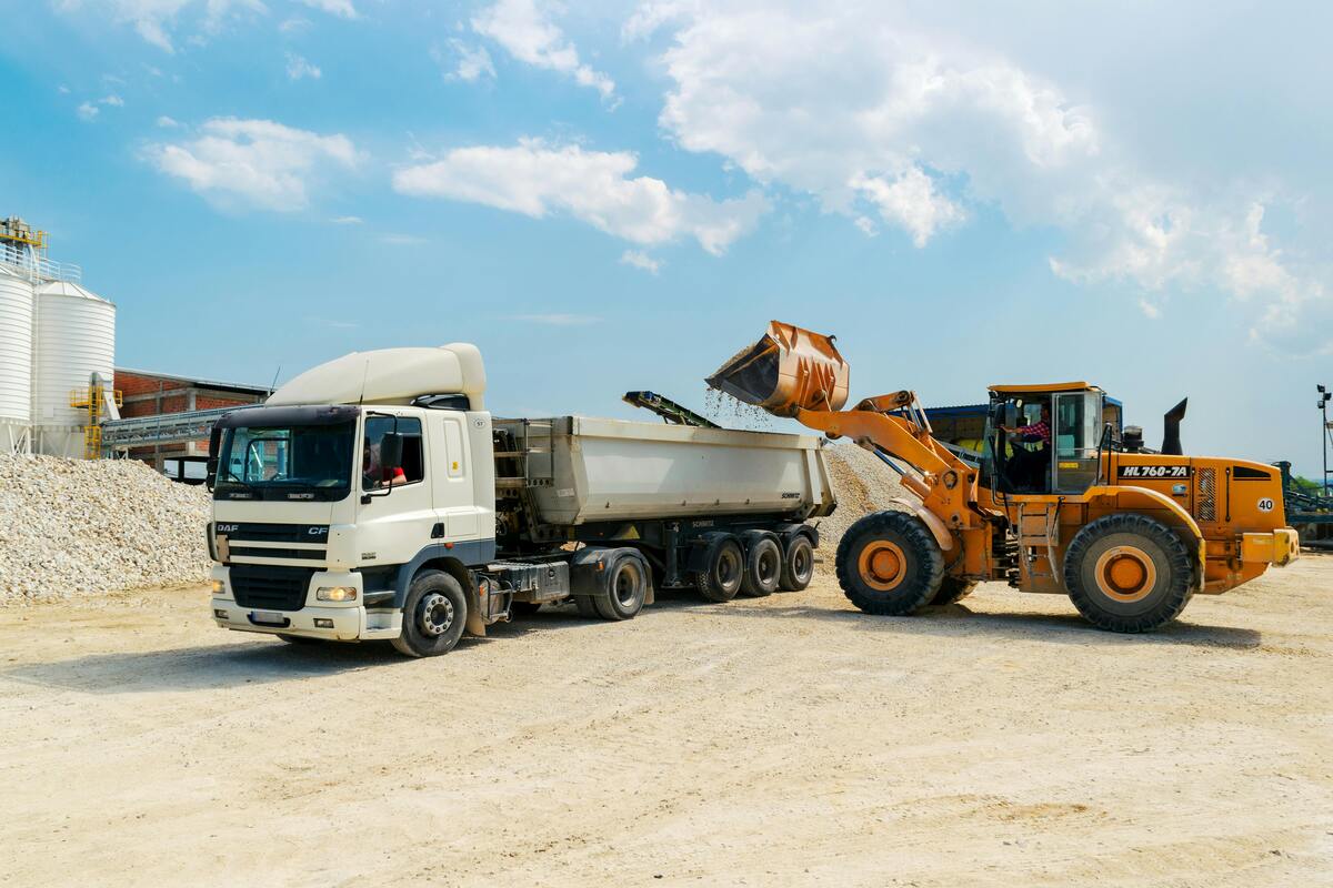 Picture of a dumptruck